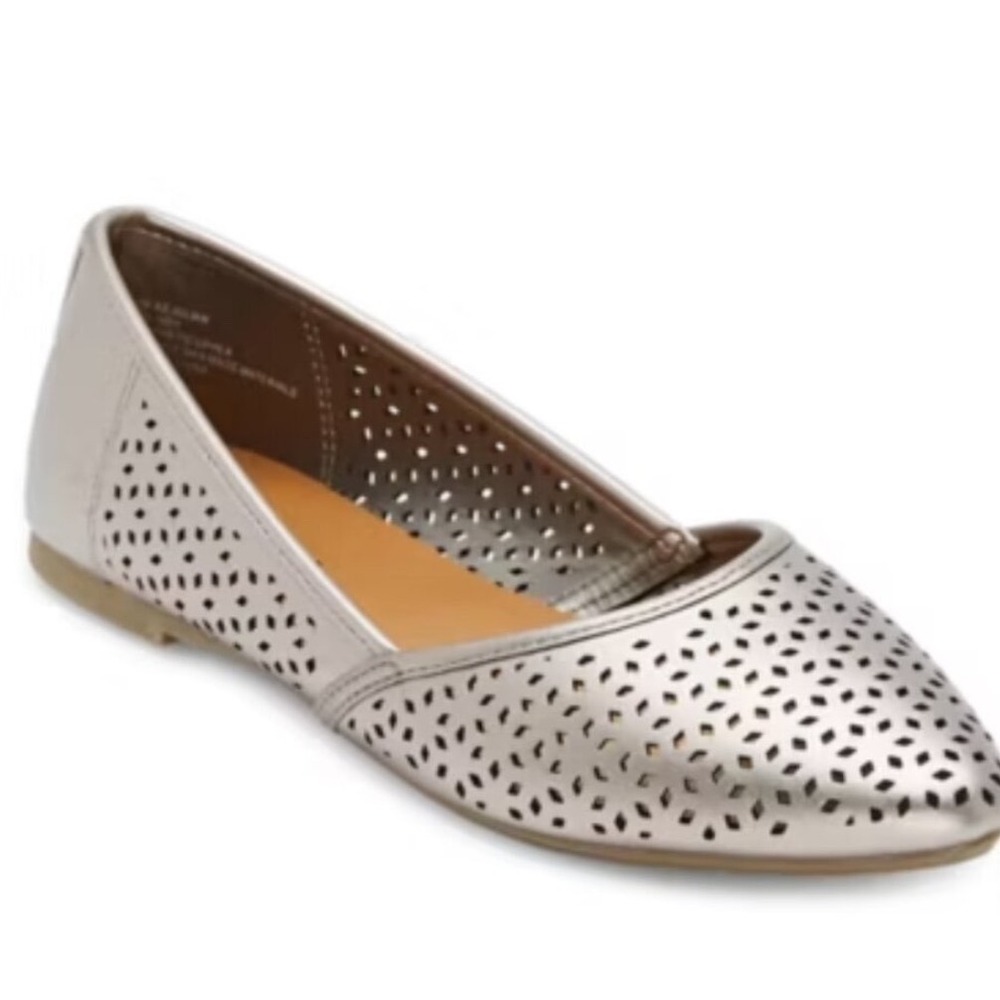 Arizona Jean Co Vintage Julian Metallic Silver Pointed Toe Flats Women's Size 7
